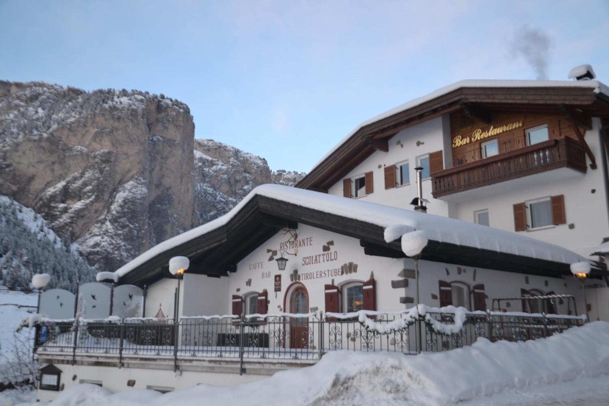 Hotel Scoiattolo Селва ди Вал Гардена Екстериор снимка